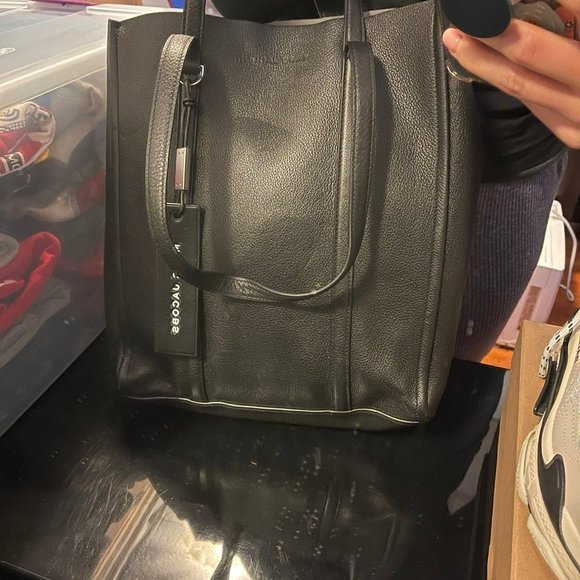 Marc Jacobs Handbags - Marc Jacobs The Tag Tote